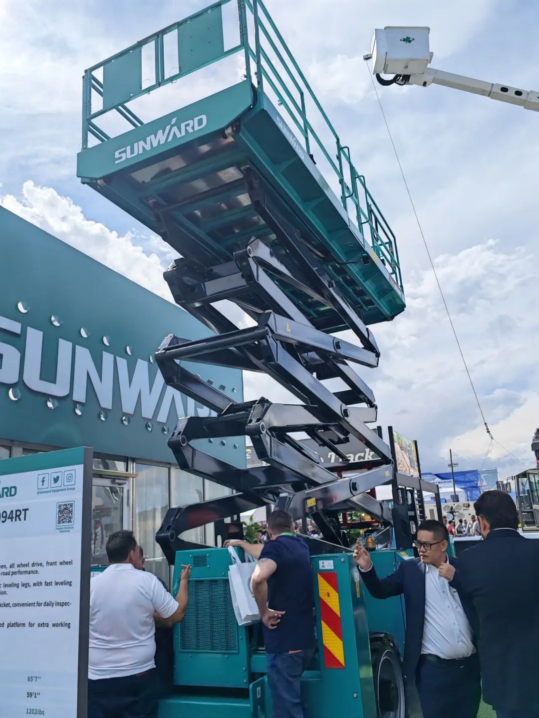 拉展直播 | 恒峰g22智能高空精品亮相2023美国拉展，，，，哪款是你的最爱？？？？