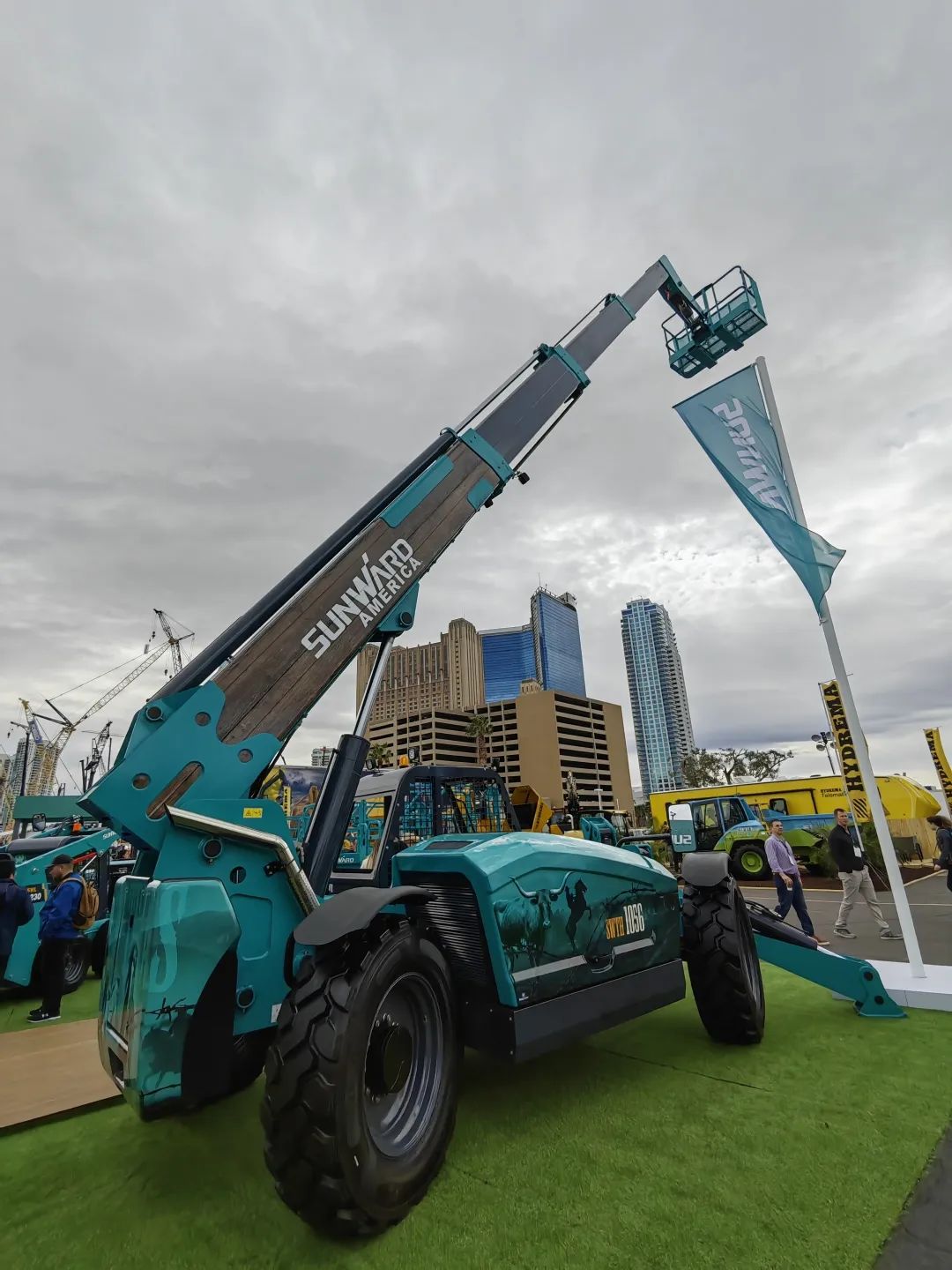 拉展直播 | 恒峰g22智能高空精品亮相2023美国拉展，，，，哪款是你的最爱？？？？