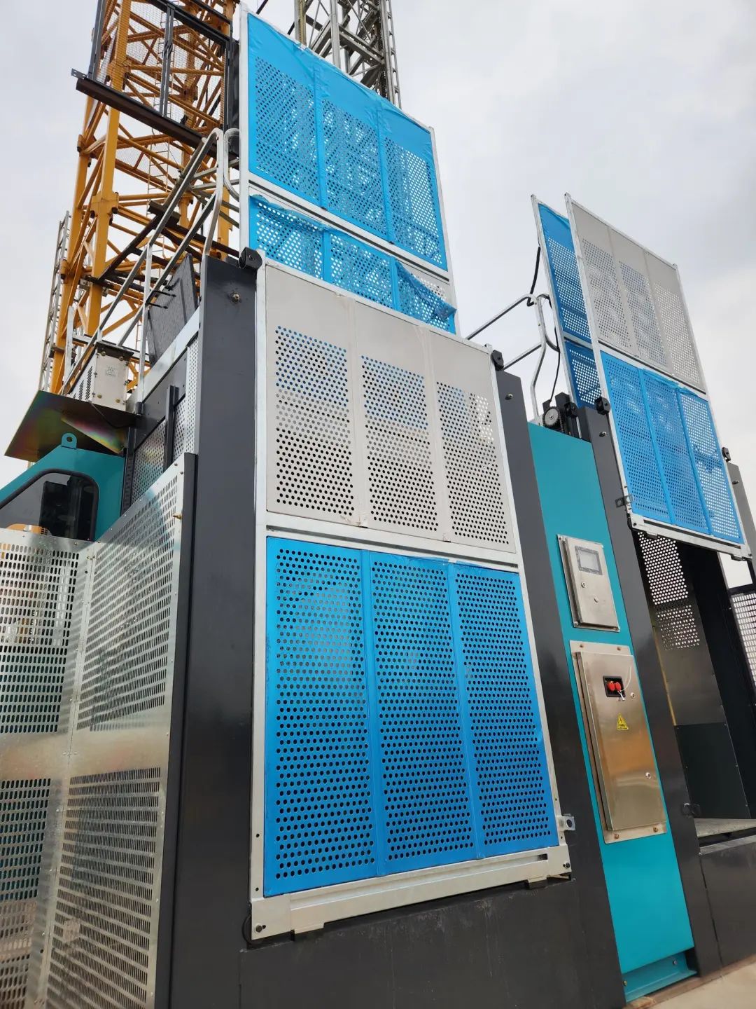 科技显能、再添新品！恒峰g22江麓智能施工升降机乐成下线