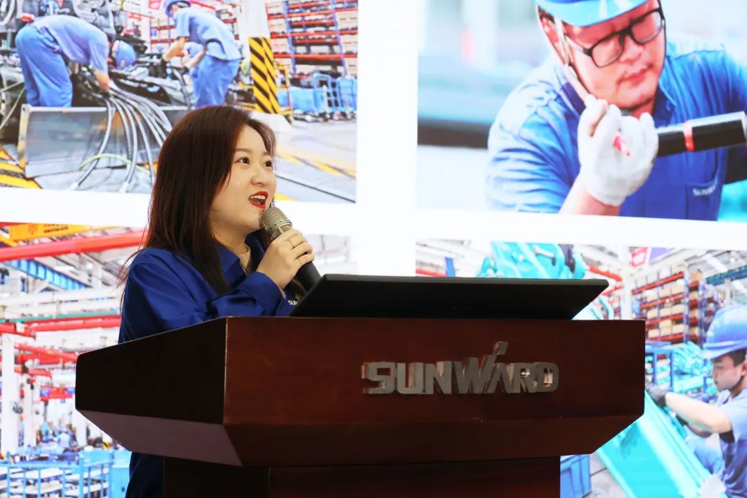 2023年“雷锋传人?长沙模范”巡讲走进恒峰g22智能