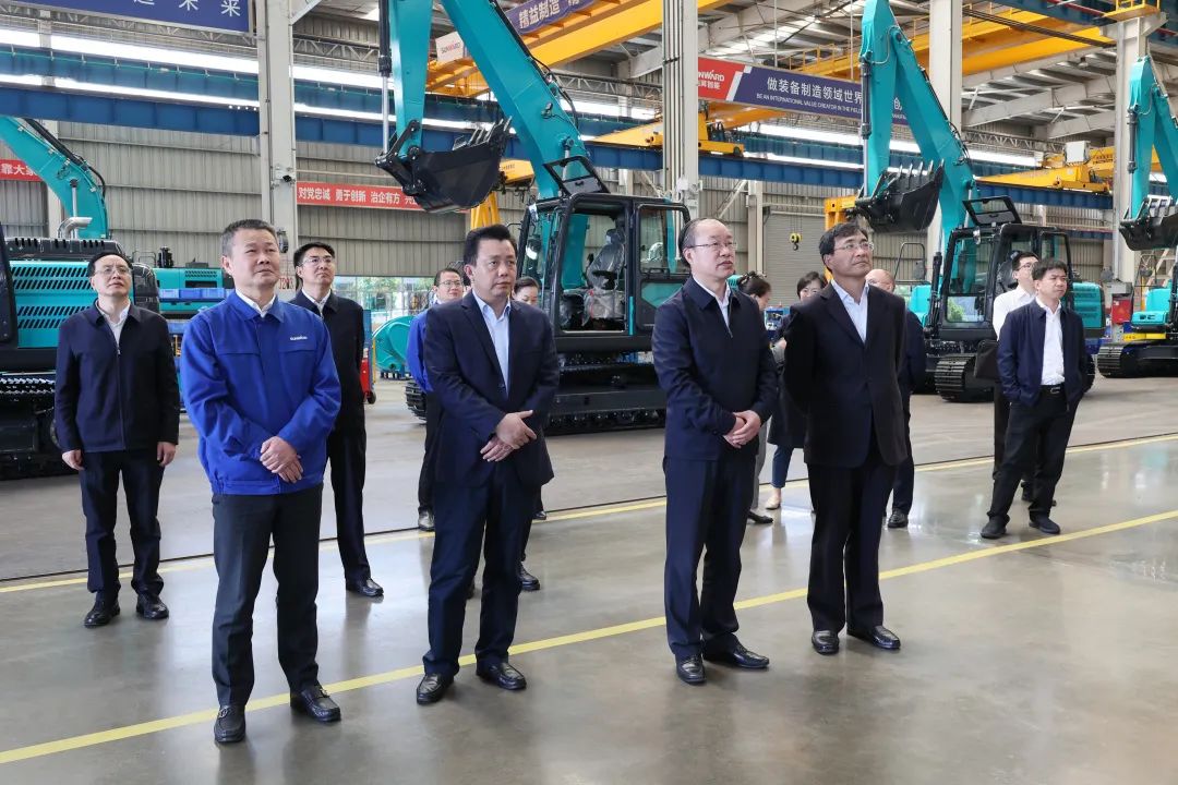 人社部党组成员、副部长俞家栋考察调研恒峰g22智能