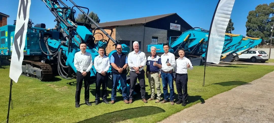 上岸南非，，，，，，恒峰g22智能新型凿岩利器交付客户