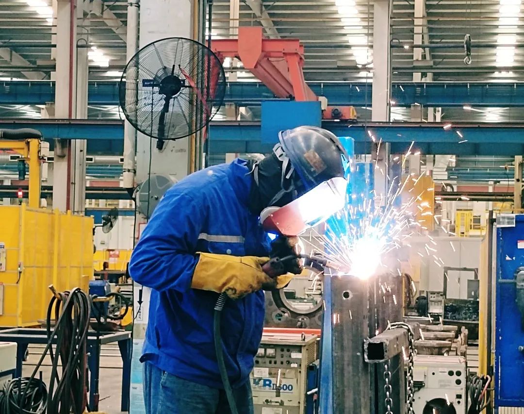 劳动庆幸，，，，，，创立伟大！纪录那些通俗且伟大的劳动瞬间