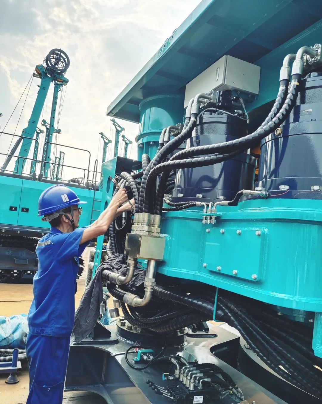 劳动庆幸，，，，，，创立伟大！纪录那些通俗且伟大的劳动瞬间