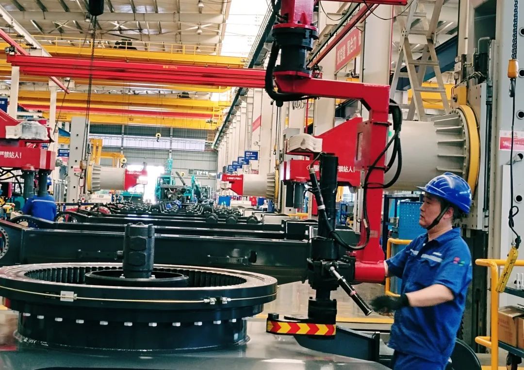 劳动庆幸，，，，，，创立伟大！纪录那些通俗且伟大的劳动瞬间