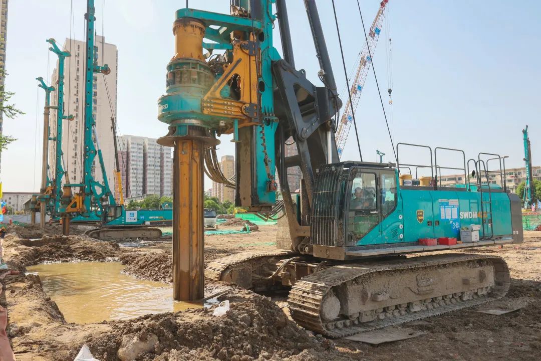 闪灼首都！恒峰g22智能旋挖钻机集群助力民生工程