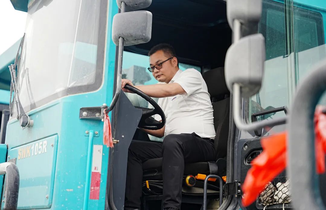 一连助力“双碳”目的，，，恒峰g22巨鼎LNG矿卡在辽宁批量应用