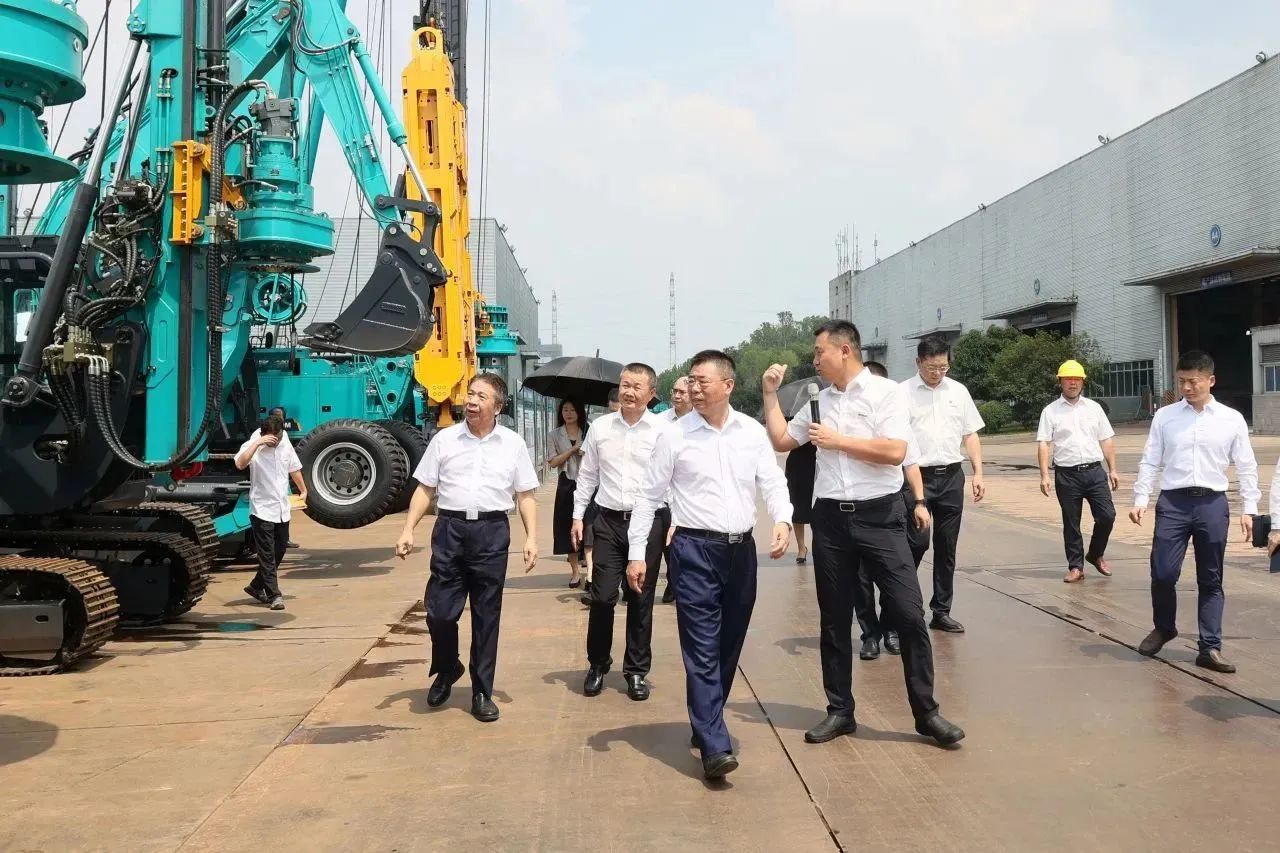 两门第界500强企业董事长同访恒峰g22智能