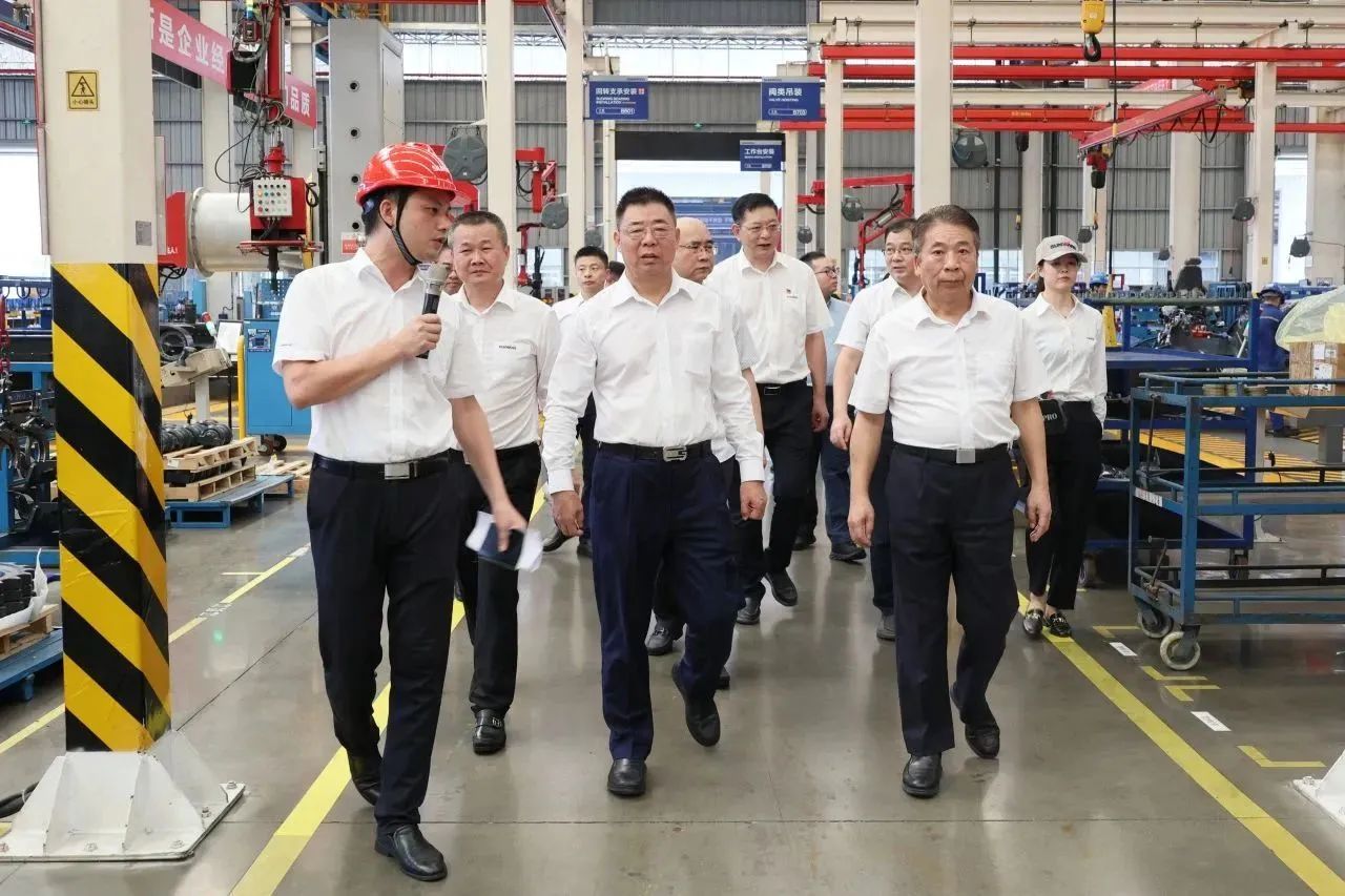 两门第界500强企业董事长同访恒峰g22智能