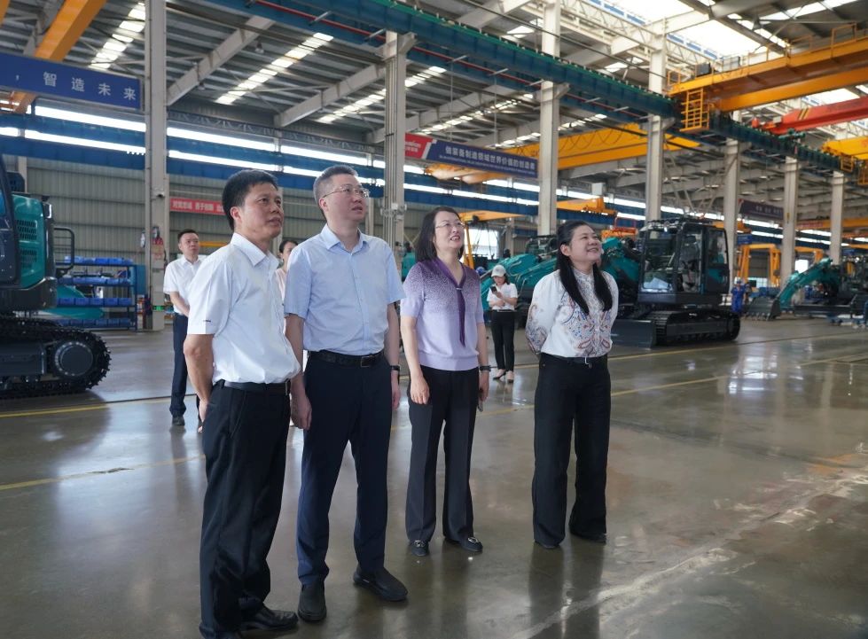 长沙市人民政府副市长、市工商联主席康镇麟调研恒峰g22智能