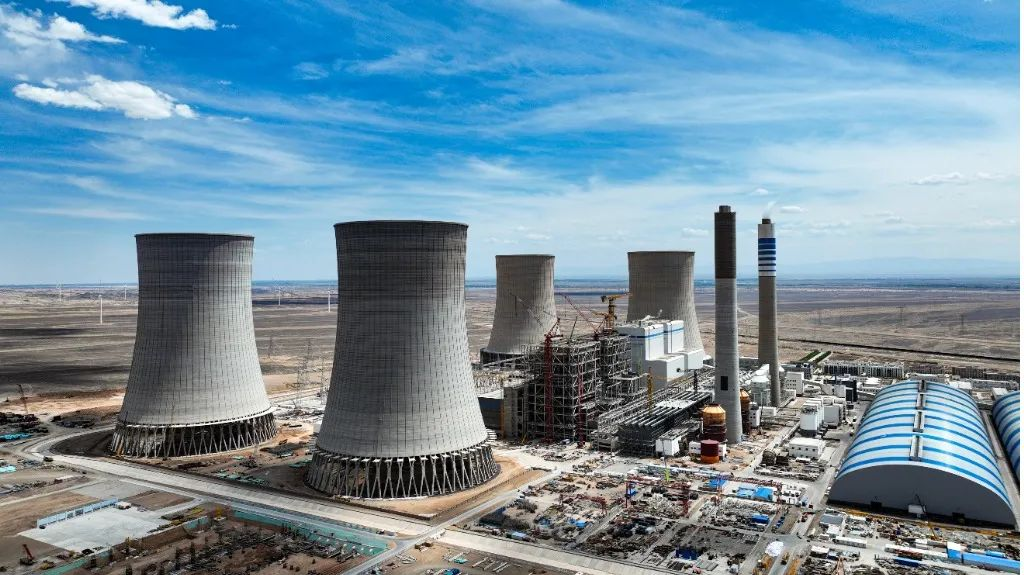 大漠沙漠展雄姿！恒峰g22江麓塔机助力常乐电厂项目