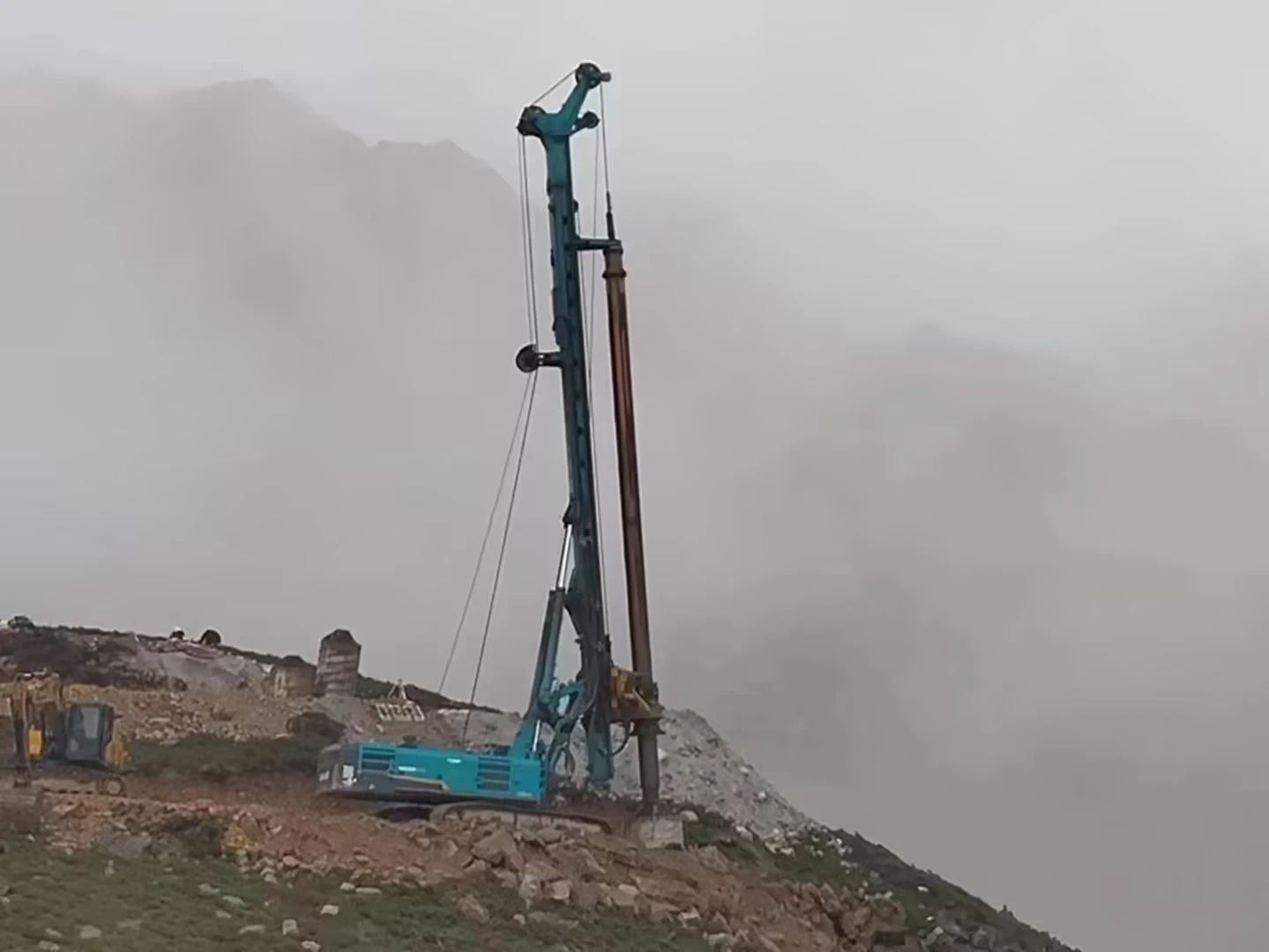 助力天下最高海拔特高压直流输电工程，，，恒峰g22智能旋挖钻机展现硬核实力