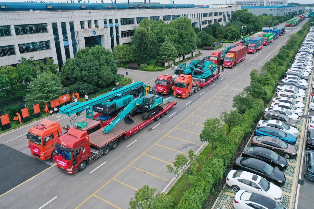 一连进军国际市。。。。。。『惴錱22智能近百台装备集中发货