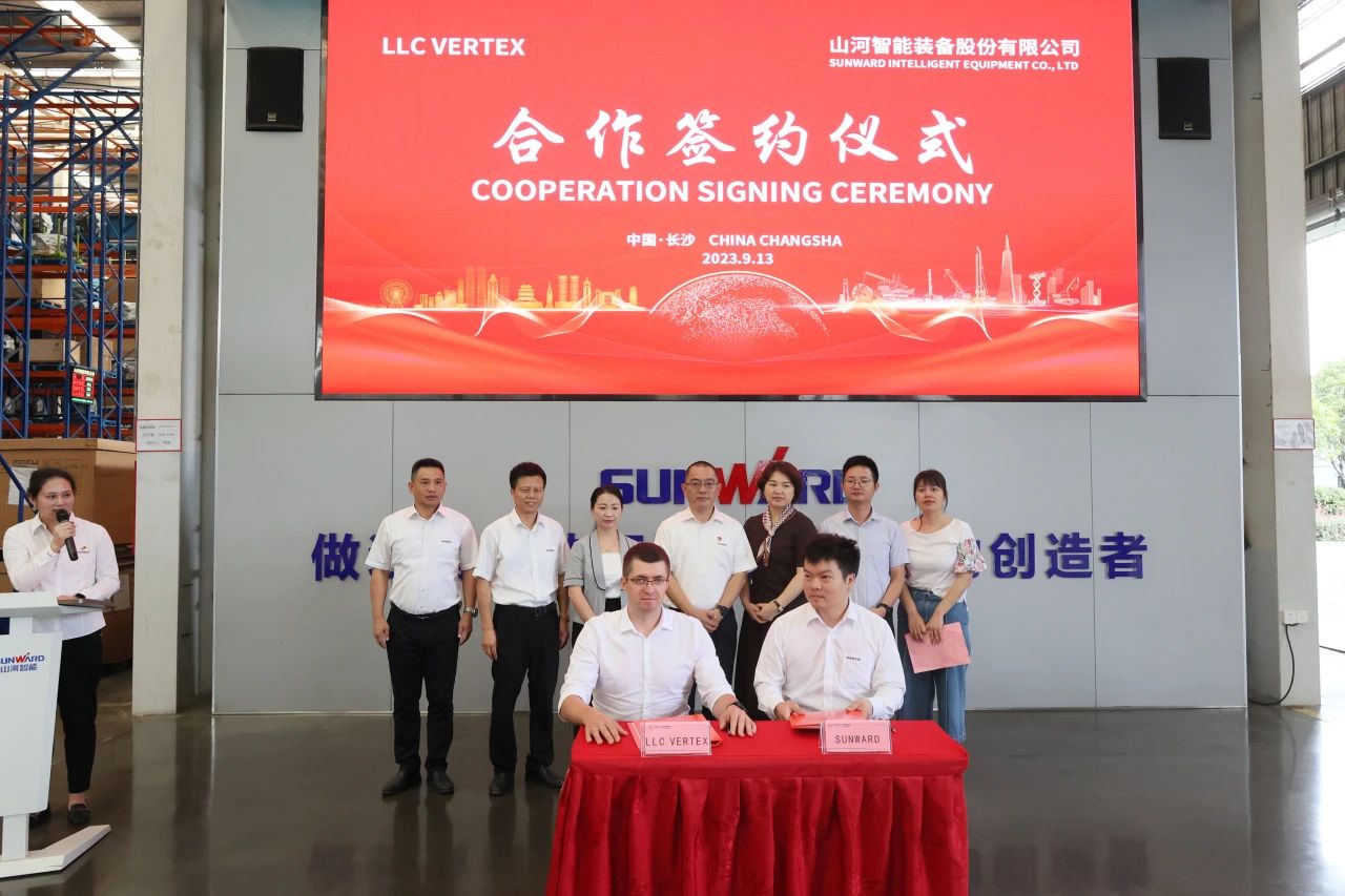 一连进军国际市。。。。。。『惴錱22智能近百台装备集中发货