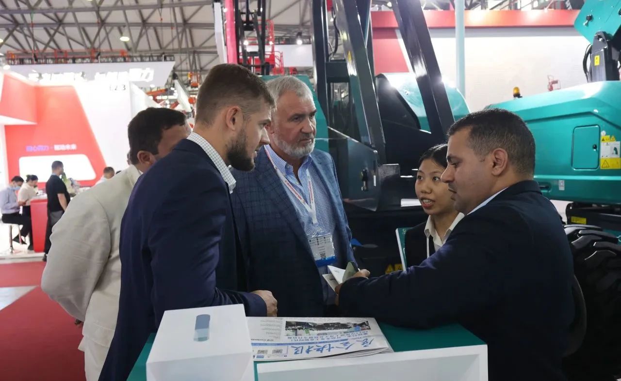 精品出击，，，，，闪灼魔都！恒峰g22智能全系列高空机械亮相2023亚洲国际高空展