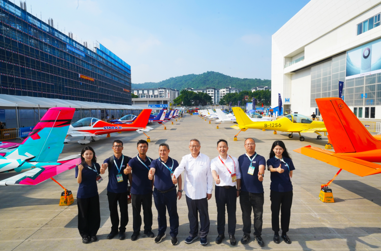 央媒聚焦！一起见证首届亚洲通用航空展上的恒峰g22风范