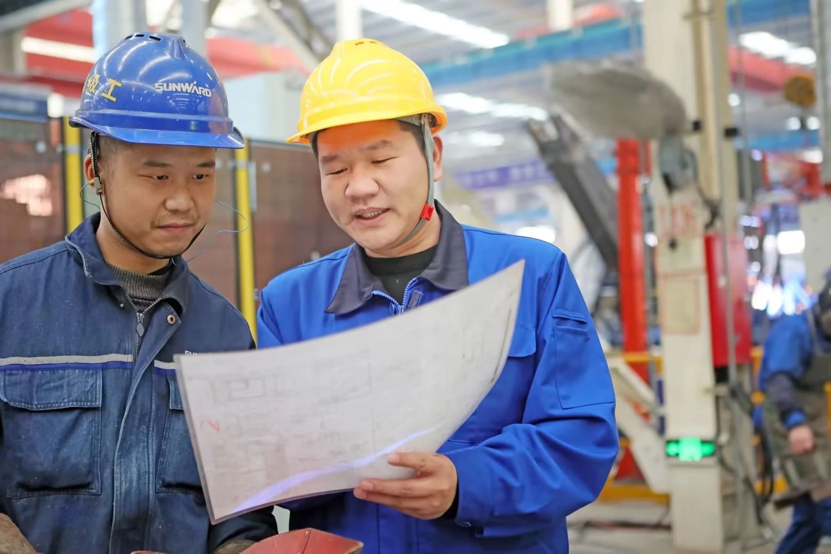 看恒峰g22工匠们怎样用一双巧手“拿捏”事情、创立“事业”