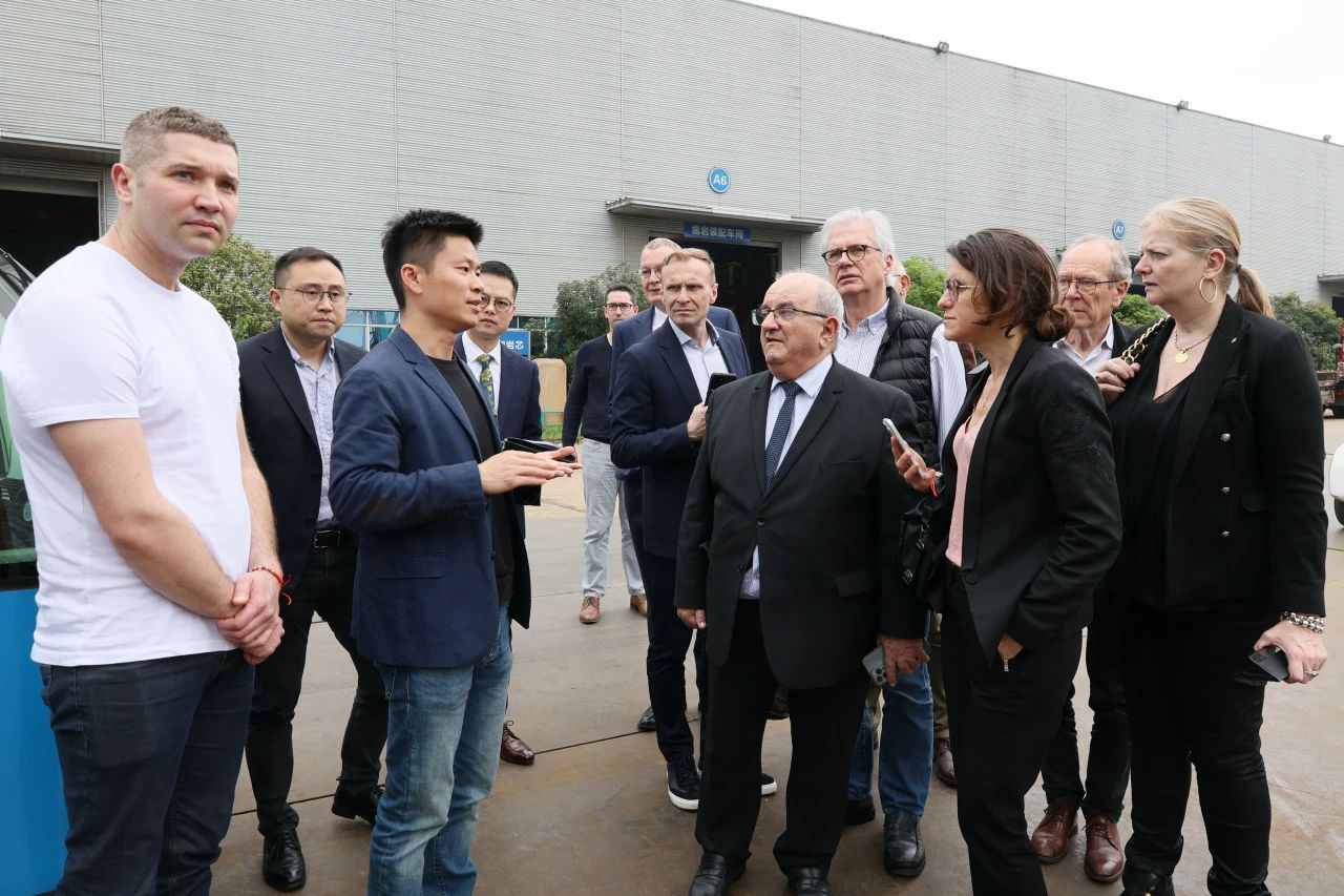 蒙达尔纪市代表团一行考察恒峰g22智能