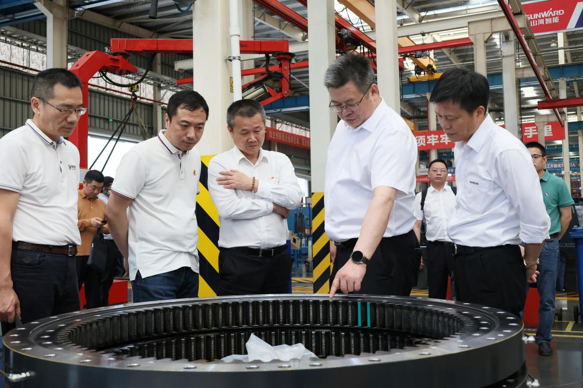 湖南钢铁集团党委书记、董事长李建宇到恒峰g22智能调研交流