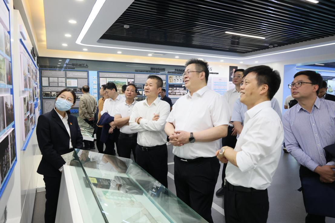 湖南钢铁集团党委书记、董事长李建宇到恒峰g22智能调研交流