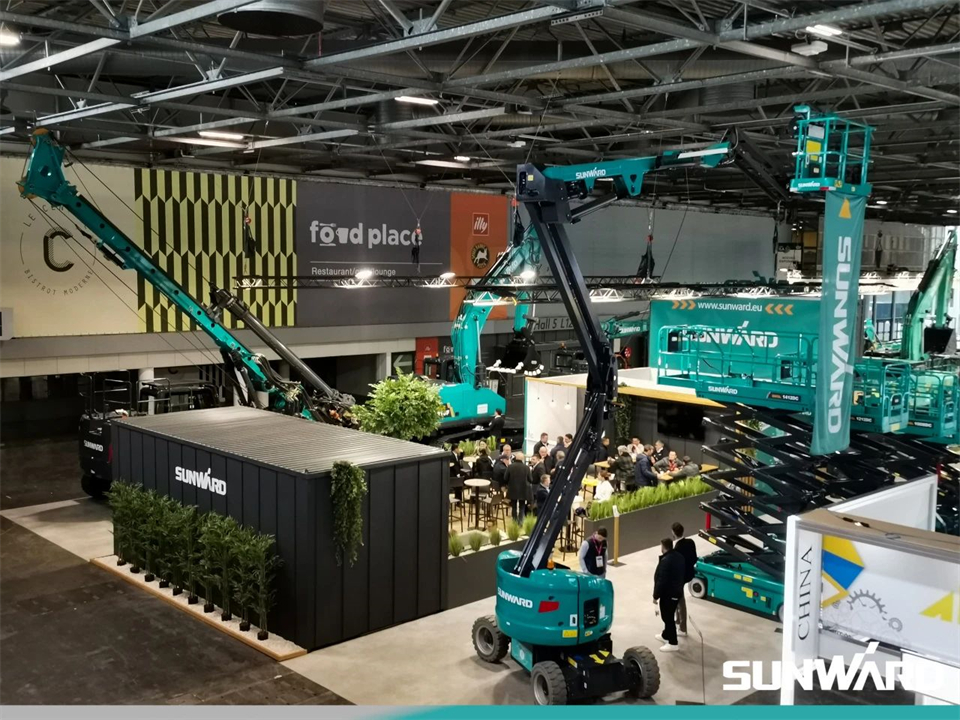 恒峰g22智能携立异效果亮相2024年法国巴黎工程机械展