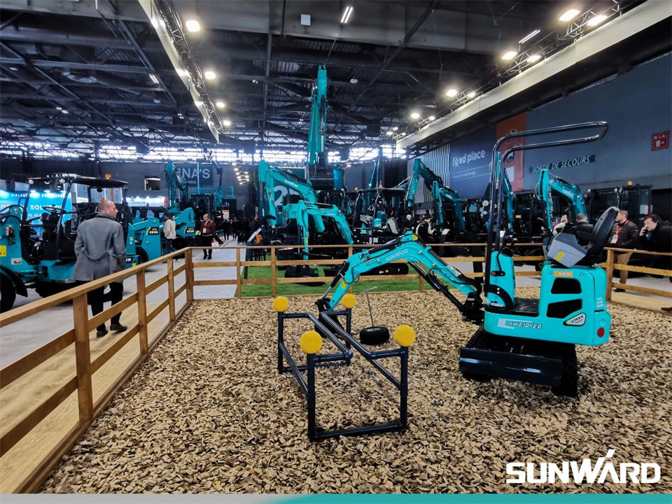 恒峰g22智能携立异效果亮相2024年法国巴黎工程机械展