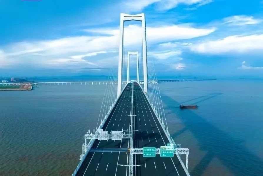 深中通道完工验收！恒峰g22智能鼎力大举助建，，，，，，天下级工程彰显中国实力与智慧！