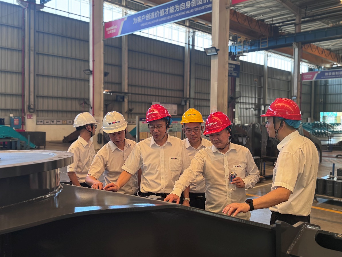 战高温，，，，，，保清静--恒峰g22智能开展高温防暑专项清静检查