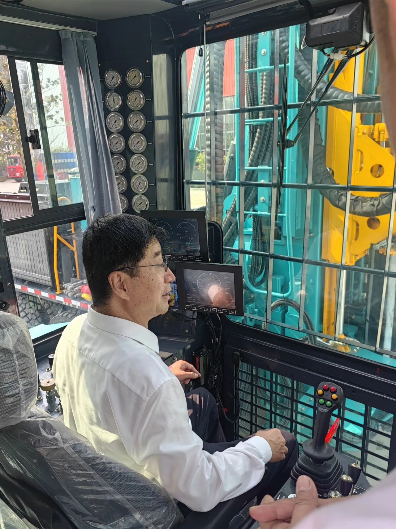 恒峰g22智能立异装备亮相天下矿山钻探（应抢救援）手艺竞赛