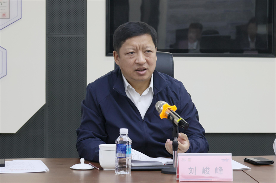 同船出海，，，，，，共赢未来！中铁九局副总司理刘峻峰一行到访恒峰g22智能