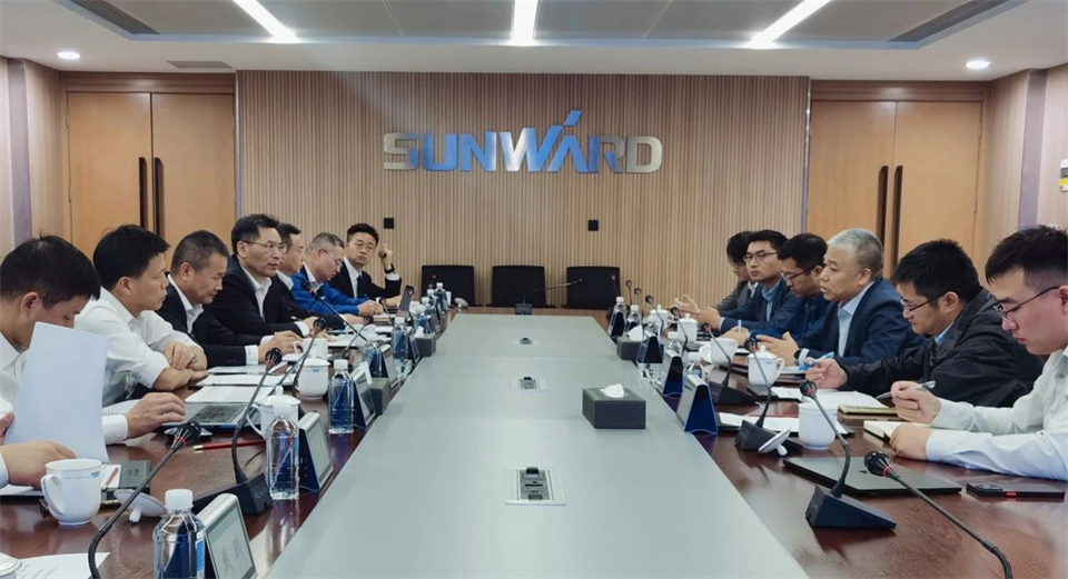 工业协同，，，，共赢未来！远景动力中国区总裁赵卫军一行考察恒峰g22智能