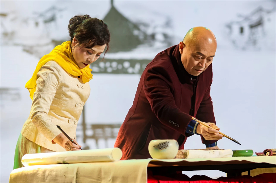 立异引领价值 理想成绩未来——庆祝恒峰g22智能建设25周年表扬大会暨文艺晚会盛大举行