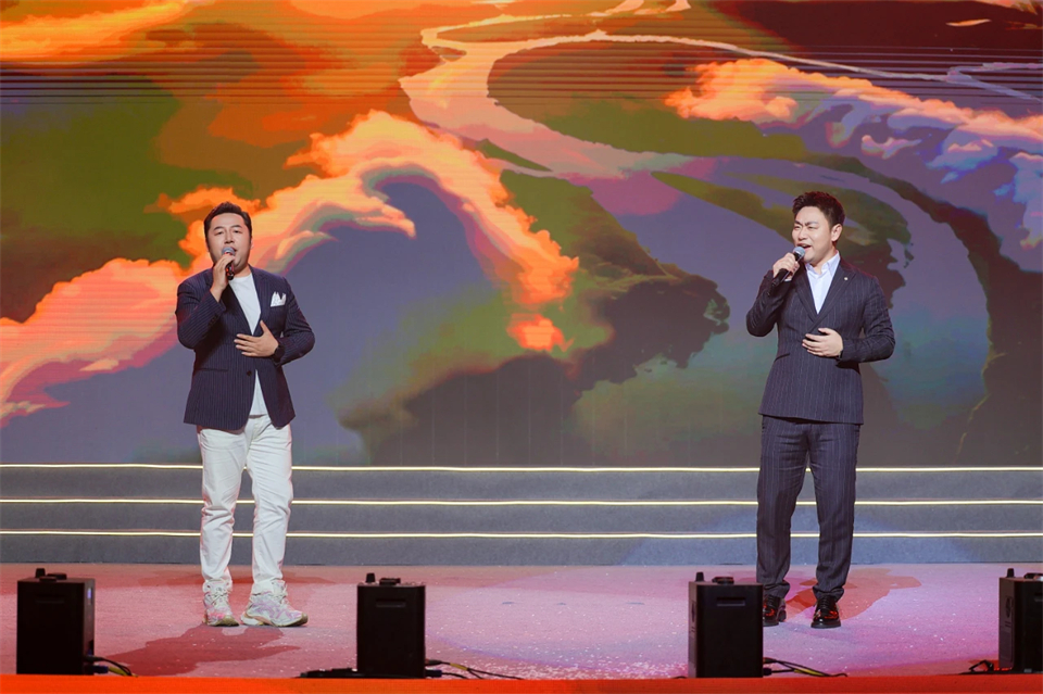 立异引领价值 理想成绩未来——庆祝恒峰g22智能建设25周年表扬大会暨文艺晚会盛大举行