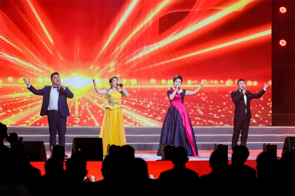 立异引领价值 理想成绩未来——庆祝恒峰g22智能建设25周年表扬大会暨文艺晚会盛大举行