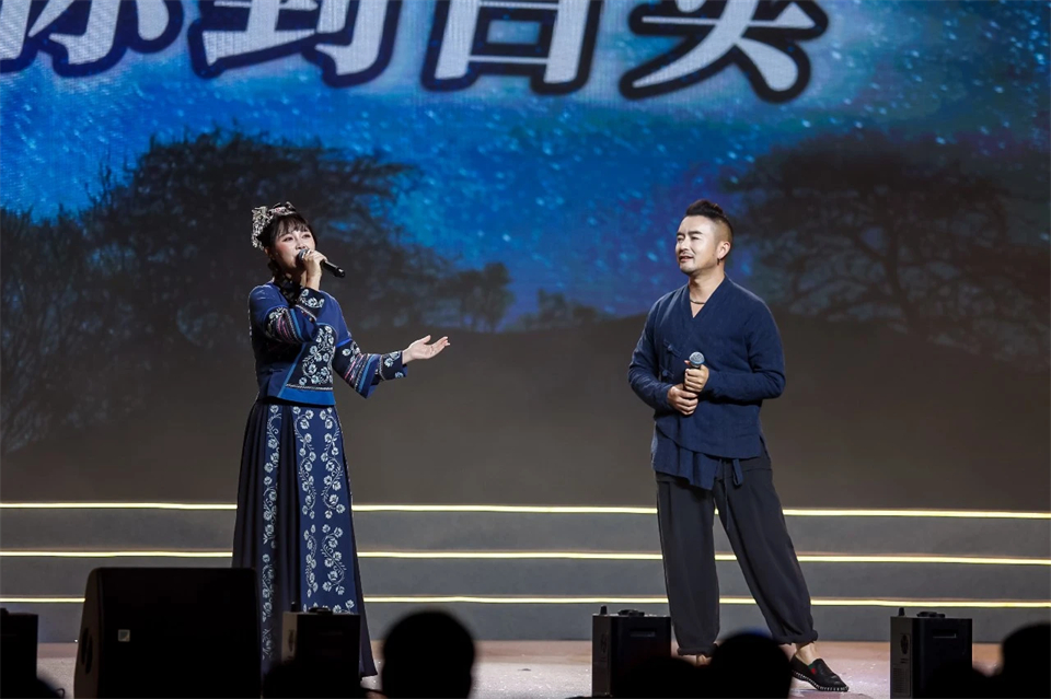 立异引领价值 理想成绩未来——庆祝恒峰g22智能建设25周年表扬大会暨文艺晚会盛大举行