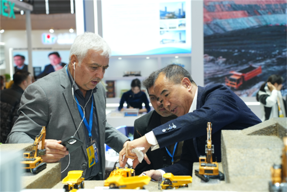 智造空间，，，，价值共生！广州恒峰g22精彩亮相2024上海宝马展