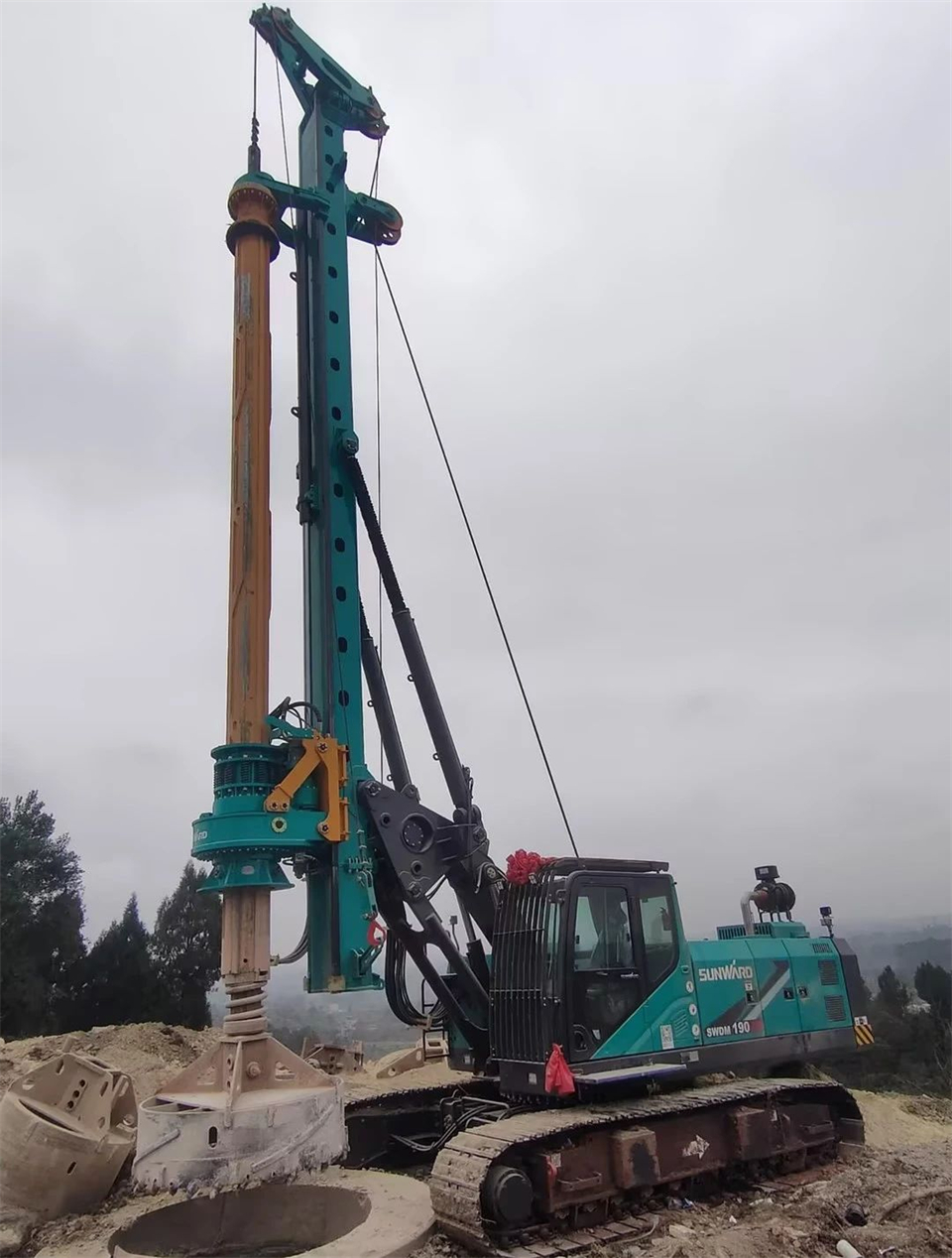 恒峰g22智能举行电塔桩手艺立异交流会，，，，，为电力基础设施建设注入新动力