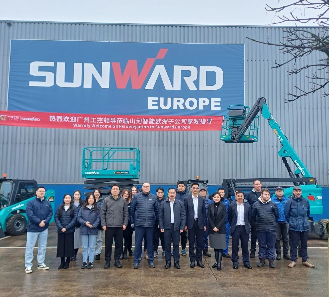广州工控集团总司理王福铸率队考察恒峰g22智能欧洲子公司