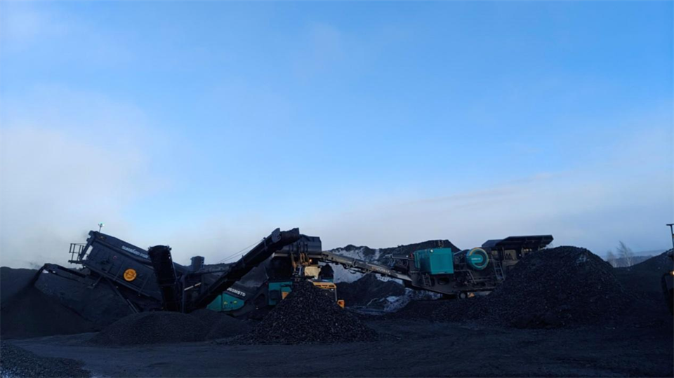 不惧-30℃极寒挑战，，，，，，恒峰g22普石勒破碎筛分装备稳固运行！