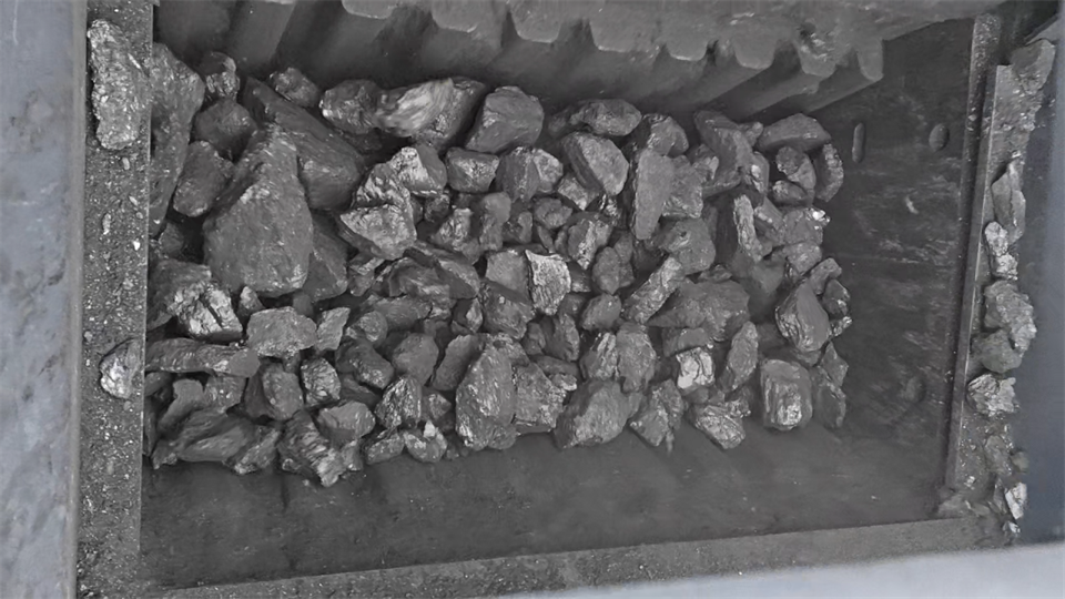 不惧-30℃极寒挑战，，，，，，恒峰g22普石勒破碎筛分装备稳固运行！