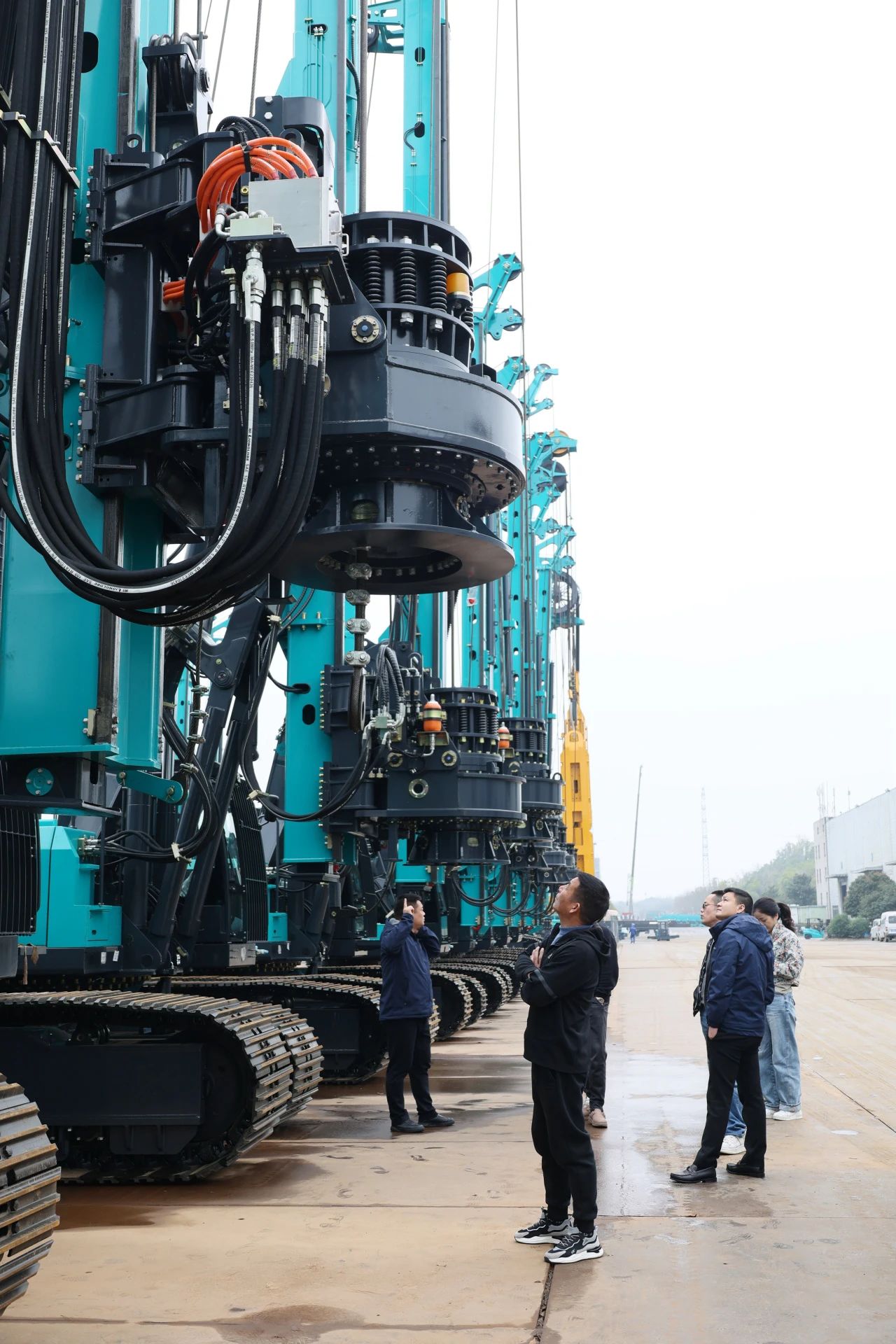 恒峰g22智能举行“植桩一体机”工程应用专题交流会，，，，，共绘行业生长蓝图