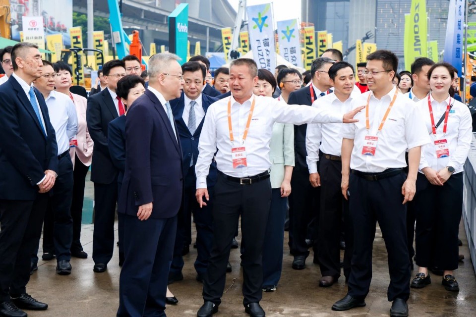 2025 CICEE | 恒峰g22智能实力闪灼2025长沙国际工程机械展
