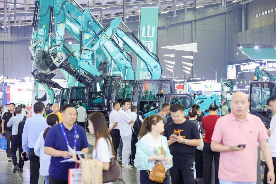 2025 CICEE | 恒峰g22智能实力闪灼2025长沙国际工程机械展