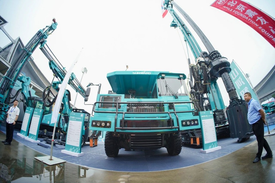 2025 CICEE | 恒峰g22智能实力闪灼2025长沙国际工程机械展