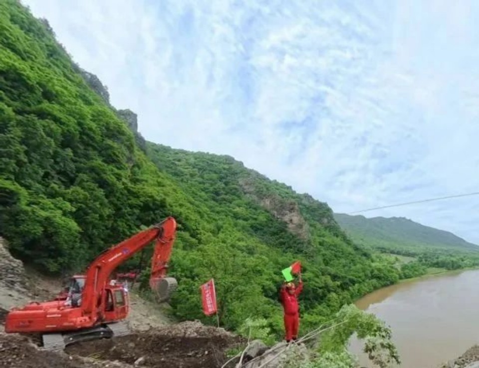 硬核破解“最后一公里”难题，，，恒峰g22智能应抢救援装备助力“应急使命·2025”演习！