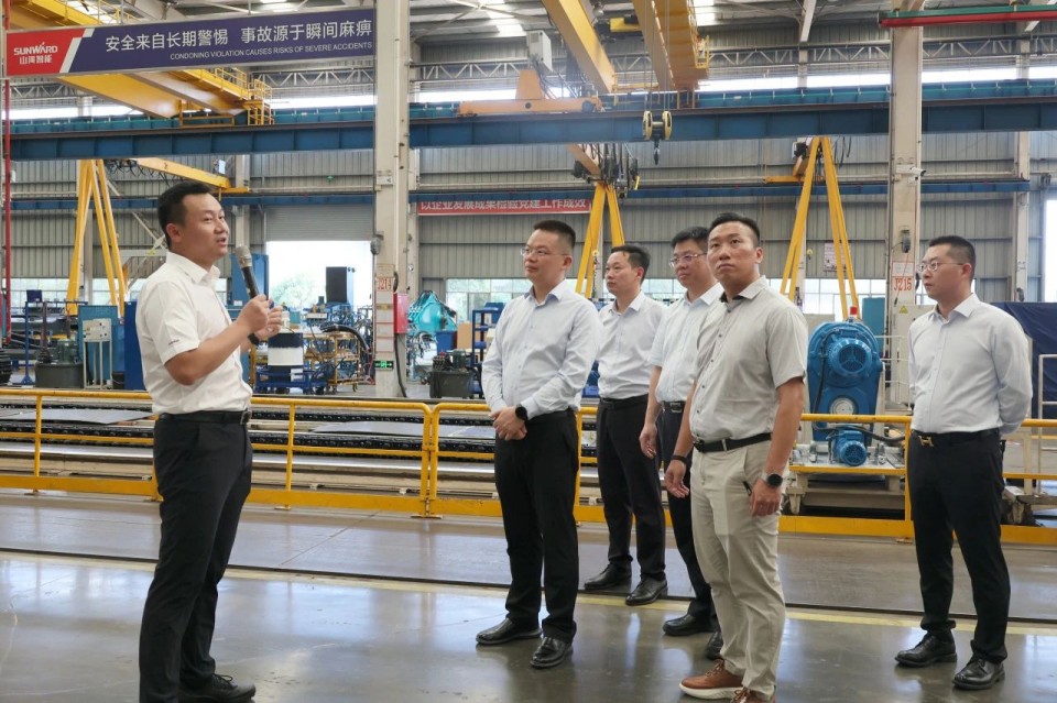 共商相助，，，，建华控股有限公司董事长汪贵华到访恒峰g22智能