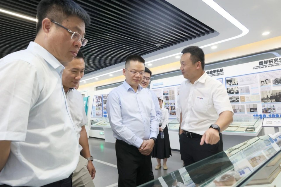 共商相助，，，，建华控股有限公司董事长汪贵华到访恒峰g22智能