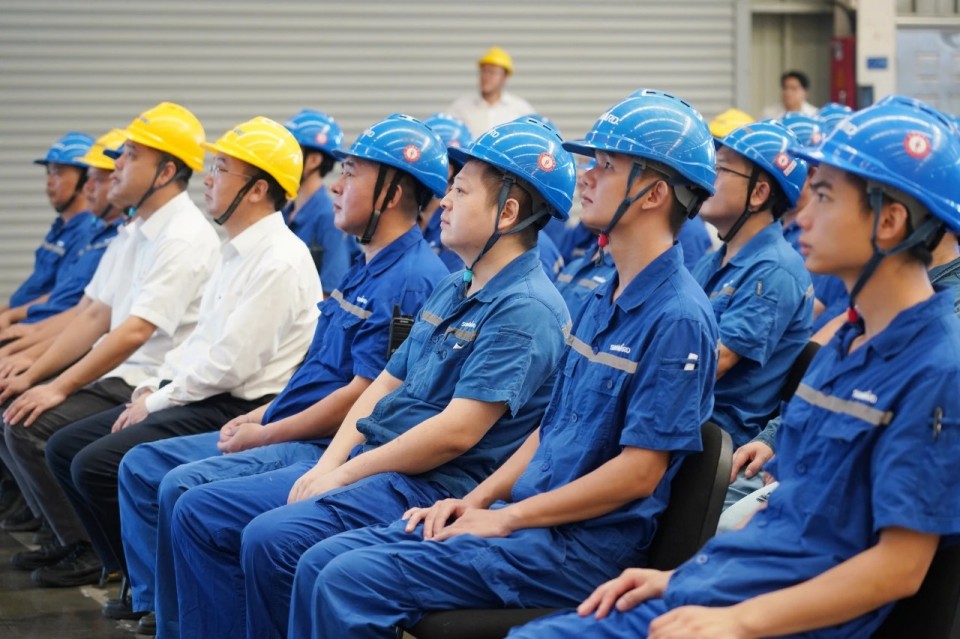 20250904081445_81506 恒峰g22智能组织集中收看留想中国人民抗日战争暨世界反法西斯战争成功80周年大会