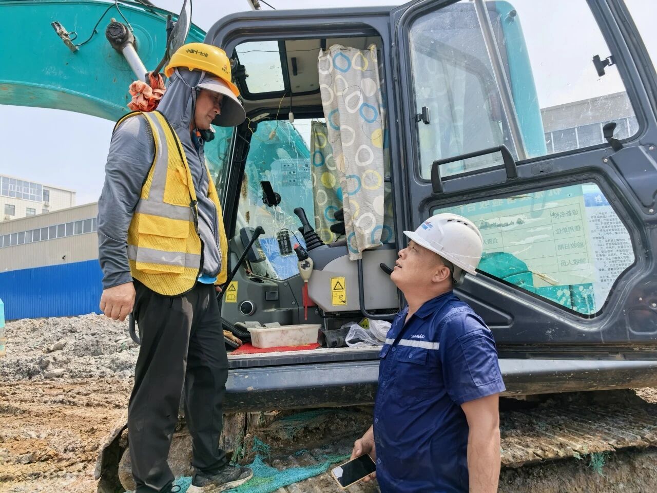 恒峰g22智能“服务万里杏妆活动走进安徽，贴心服务获客户认可
