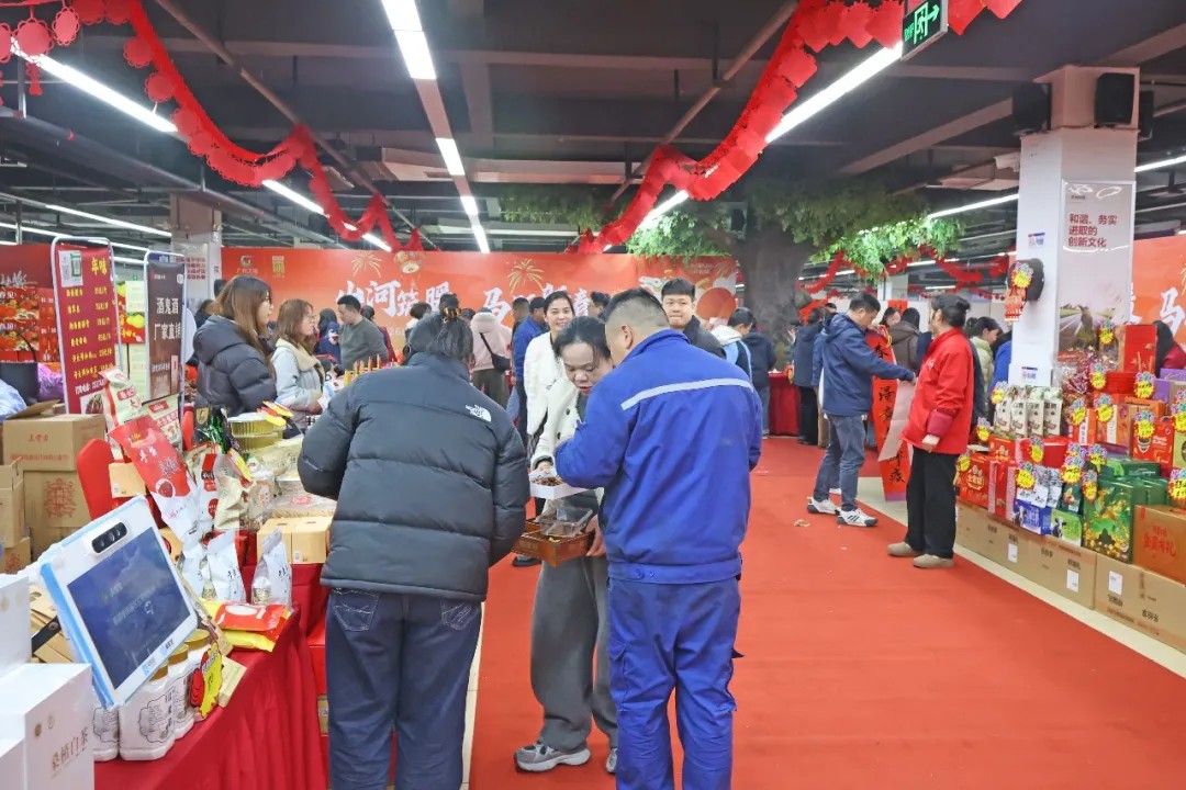 笔墨迎春，祝福暖心！在恒峰g22智能“囤”年味、送温暖、迎新春